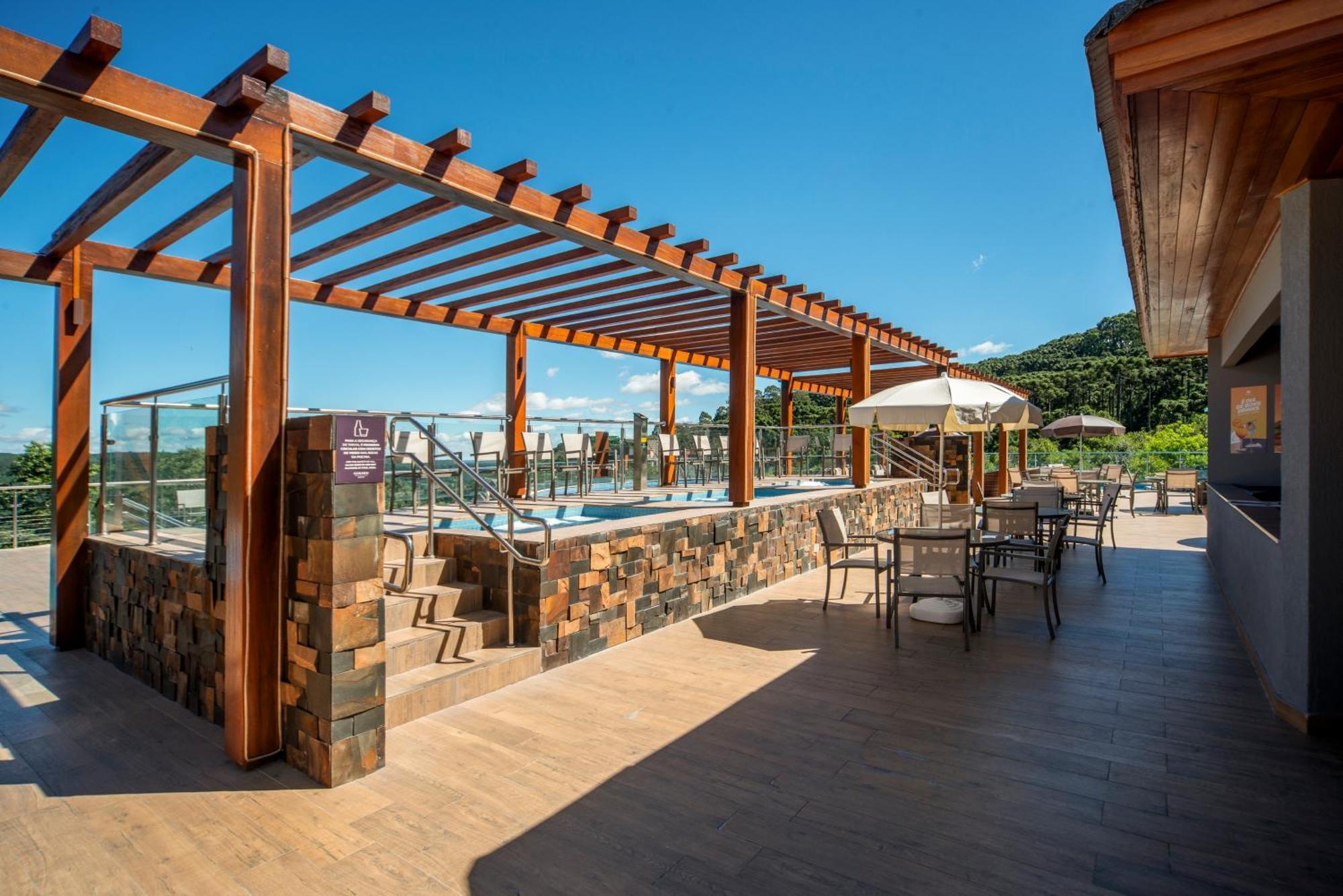 Laghetto Resort Golden - Image 10